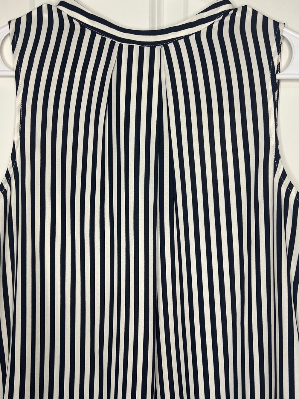 Banana Republic Navy and White Vertical Stripe Sleeveless V-Neck Camisole - Picture 3 of 6